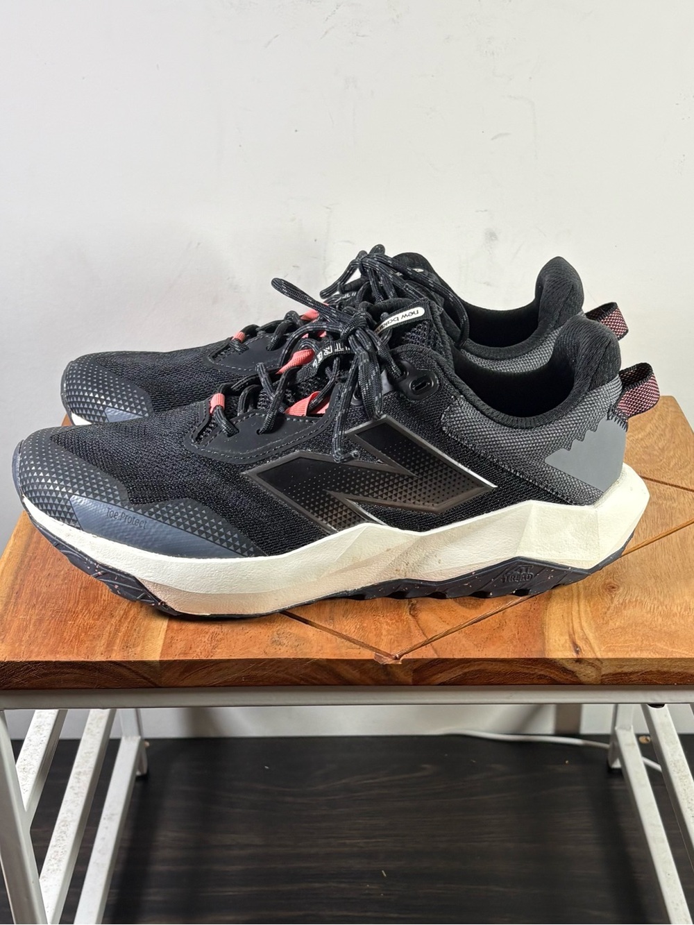 New Balance Nitrel Women’s Black Athletic Sneakers EU41